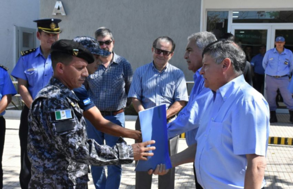 Seguridad: Peppo entregó patrulleros en Sáenz Peña 1