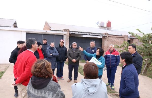 Caraguatá: Capitanich y los vecinos trazaron agenda común para intervención municipal 1