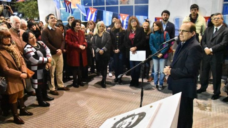 Diputados participaron del acto en homenaje al Che Guevara en el 90º aniversario de su natalicio