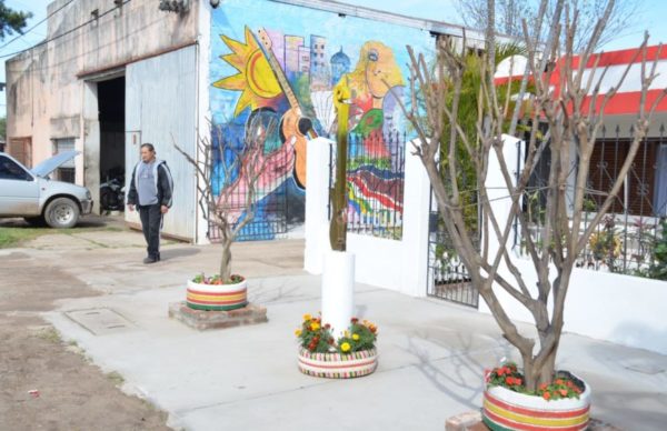 El Municipio habilitó un mural colectivo en el Paseo Costanero 1