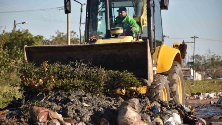 Ambiente realizó operativos de limpieza integral en distintos barrios de Resistencia