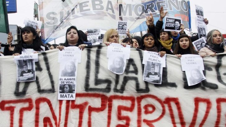 Multitudinarias marchas por las muertes en la escuela de Moreno