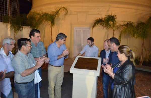 Se inauguró la plazoleta del histórico tanque de agua de French y avenida Paraguay