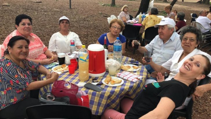 Con almuerzo y diferentes actividades, el Municipio celebró el Día Internacional de los Adultos Mayores