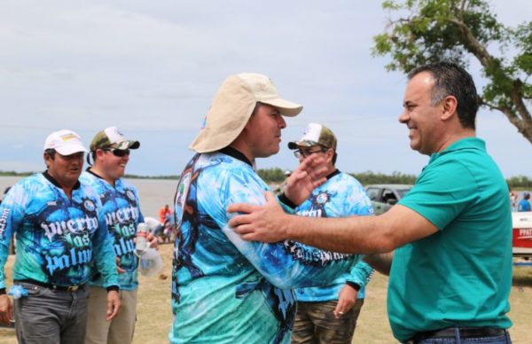 El vicegobernador acompañó la segunda jornada del XV Torneo de Pesca de Puerto Bermejo 1