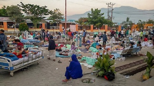Tsunami en Indonesia: hallan 34 niños muertos en un campamento en la zona del sismo