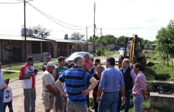 Junto a vecinos de los barrios Shiré y El Porvenir, Capitanich coordinó trabajos de mejoramiento urbano 1