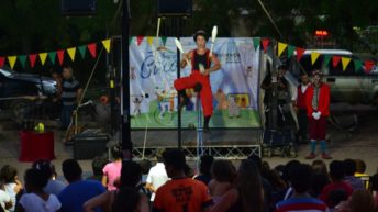 Chaque El Circo abrió su última edición del 2018 en Villa Ghío, con más de 15 artistas en escena