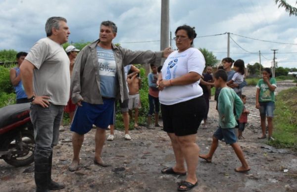 El coordinador de la Unidad Regional Centro recorrió las zonas inundadas de Quitilipi
