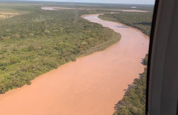 Pampa del Indio: refuerzan la defensa para evitar el avance del río Bermejo