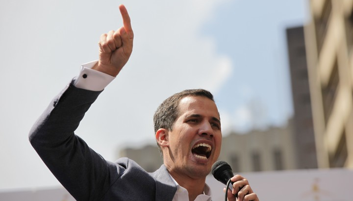 Venezuela: Guaidó pidió una movilización para su regreso
