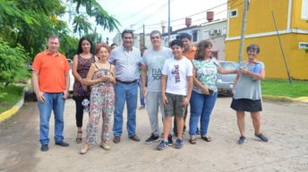 Villa General Mitre: Capitanich se reunió con vecinos para avanzar con más pavimento urbano