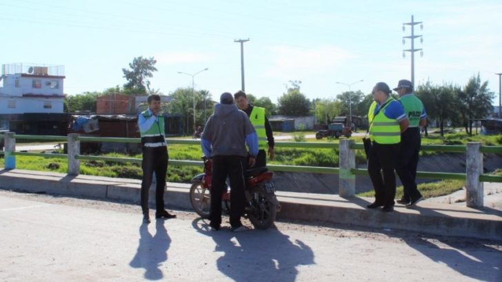 Tránsito: impiden el acceso a la zona céntrica de motociclistas sin casco