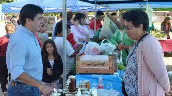 El Concejo arrancó la edición 2019 del Mercado en tu Barrio en el Hipólito Yrigoyen