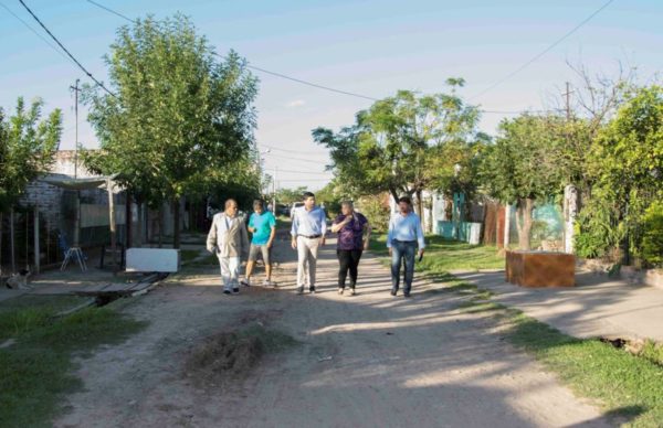 Villa Los Lirios: Desarrollo Urbano asiste a vecinos próximos a obtener su título