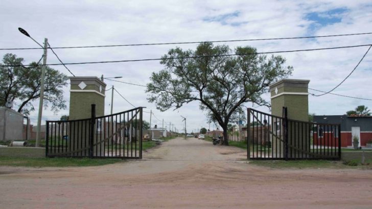 Ex campo de tiro: denuncian venta y ocupación ilegal de tierras en el barrio Las Palmeras