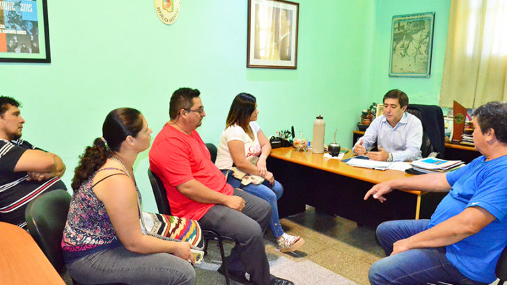 Gustavo Martínez se reunió con vecinos de Villa Luisa y comprometió trabajos del Equipo Hábitat