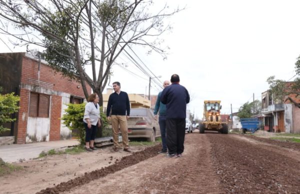 El municipio mejora las calles y ejecuta trabajos de ripio en la Villa Federal 1
