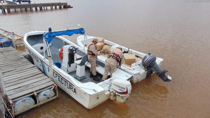 Persecución de película en el río Uruguay