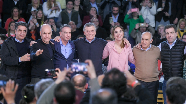 En el cierre de campaña, Macri lloró “por el Día del Gato”