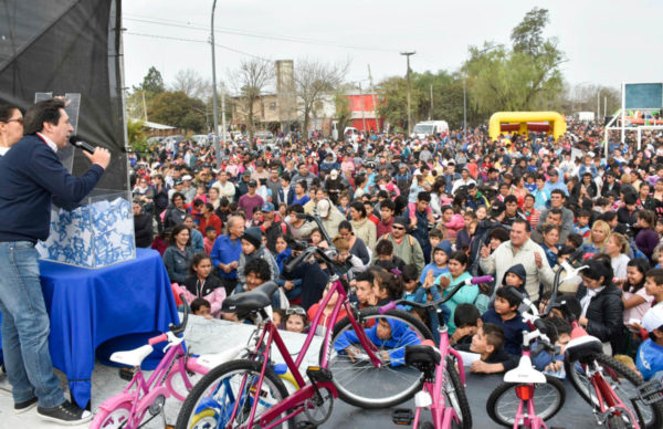 La Fiesta de los Chicos se concretó en el barrio Mujeres Argentinas y convocó a una gran cantidad de familias 1