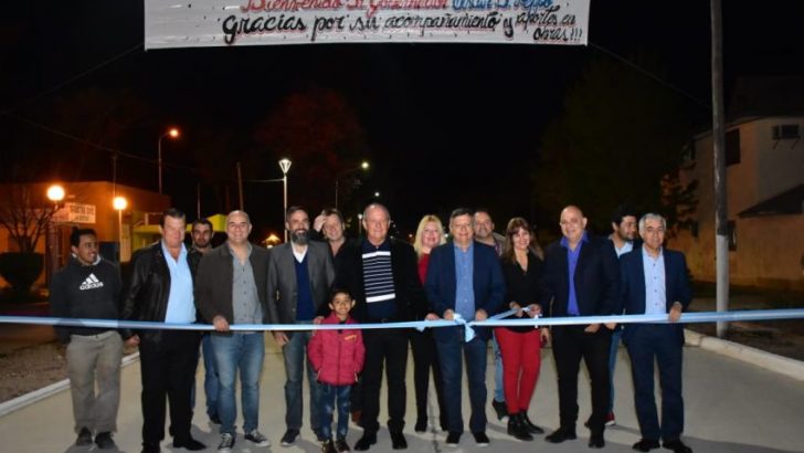 Aniversario de La Clotilde: inauguraron pavimento y entregaron una ambulancia