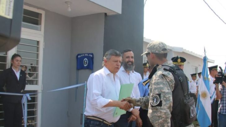 Se inauguró una comisaría en Sáenz Peña y entregaron cuatro patrulleros