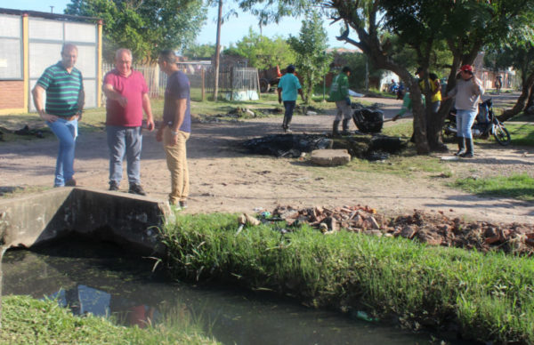 El municipio realizó un operativo integral de limpieza de desagües en los barrios Fortaleza y 10 de Mayo 1