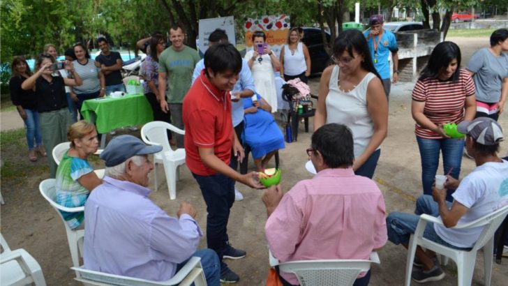 Autoridades municipales acompañaron a adultos mayores en la Colonia de Vacaciones