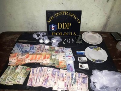 Barranqueras: en allanamiento, secuestraron cocaína, dinero y otros elementos