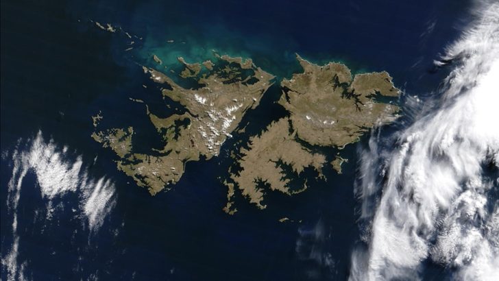 Malvinas: sin reacción británica, Argentina ofrece su ayuda a los habitantes de las islas