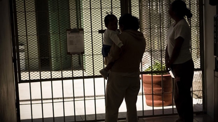 Otorgan prisiones domiciliarias a madres en situación de riesgo