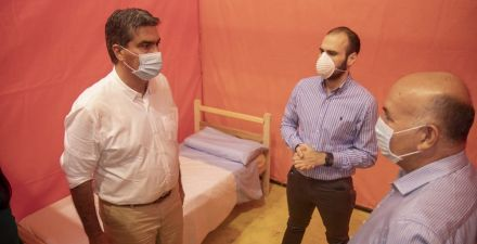 San Martín: Capitanich recorrió el hospital de campaña dispuesto en el Club América