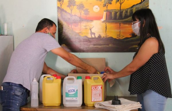 Entregaron kits esenciales de limpieza a cuatro centros comunitarios 1