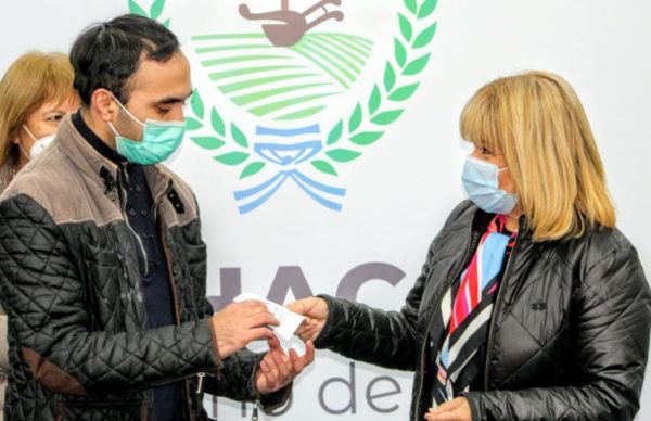 Médicos y médicas residentes del Perrando recibieron sus tarjetas de refrigerio “Tuya” 1