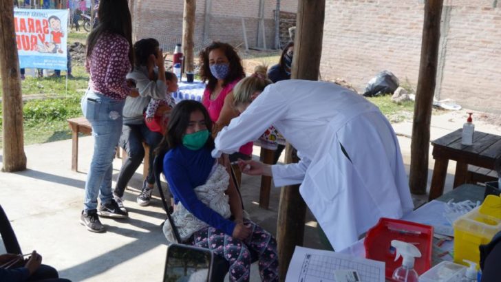 Con la Provincia, el Municipio de Resistencia retomó la campaña de vacunación para niños y niñas, en el merendero “Caritas Felices”