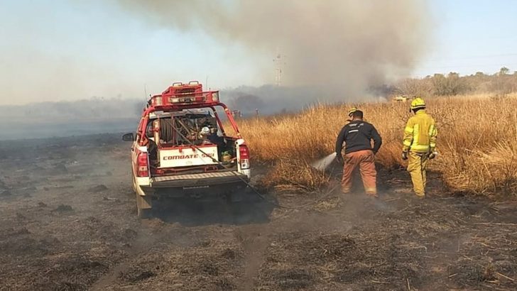 Córdoba: el fuego alcanzó algunas viviendas y hay más de 120 evacuados por incendios en el Valle de Punilla