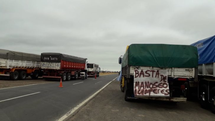 Formosa: camioneros cortan parcialmente la ruta 11