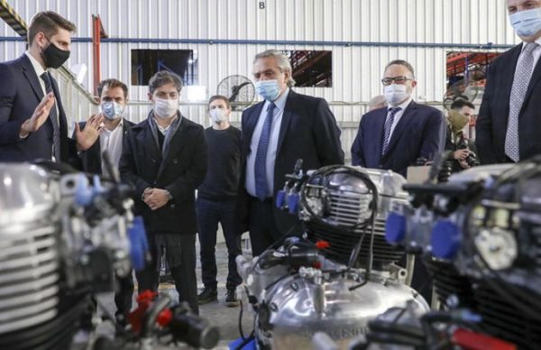 Alberto Fernández participó del lanzamiento de una producción nacional de motos 1
