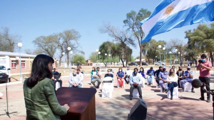 Fuerte Esperanza: la vicegobernadora encabezó el acto por el 42° aniversario de la localidad