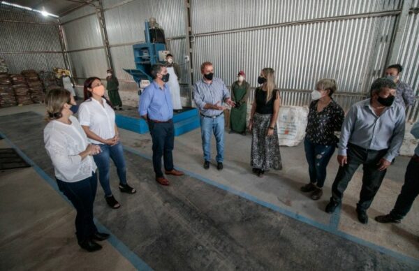 En La Escondida, Capitanich entregó equipamiento a municipios y visitó la planta de tratamiento de residuos 1