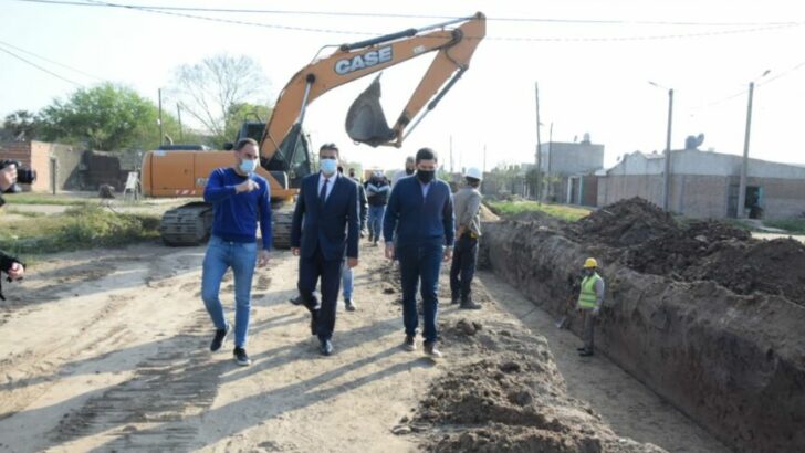 Pavimento urbano: funcionarios municipales y provinciales recorrieron las obras en avenida San Martín