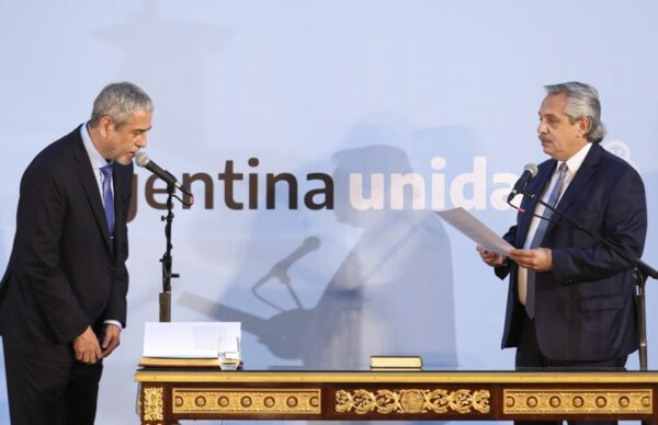 Alberto le tomó juramento a Ferraresi, nuevo ministro de Desarrollo Territorial y Hábitat