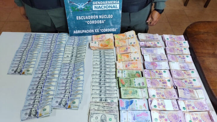 Córdoba: secuestran 1.052.000 pesos y 8.000 dólares