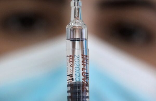 La carrera por la vacuna: Pfizer asegura que la suya es "eficaz en un 90%"
