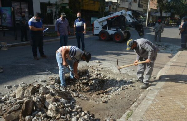 Resistencia: el Municipio avanza con obras de bacheo de calles y avenidas de mayor circulación vial 1