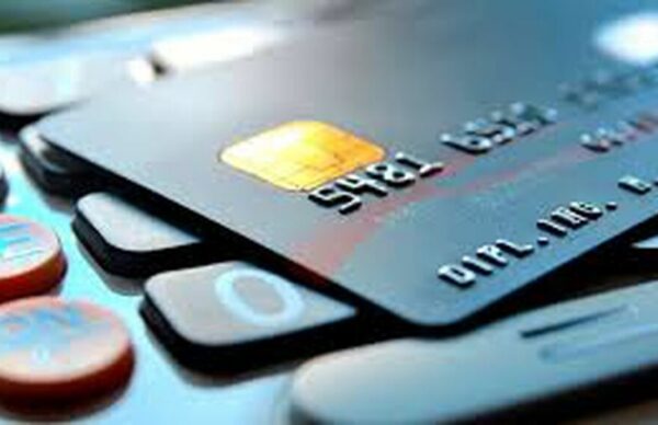 Rige el incremento de 1,2% para consumos con tarjetas de crédito en la Ciudad 1