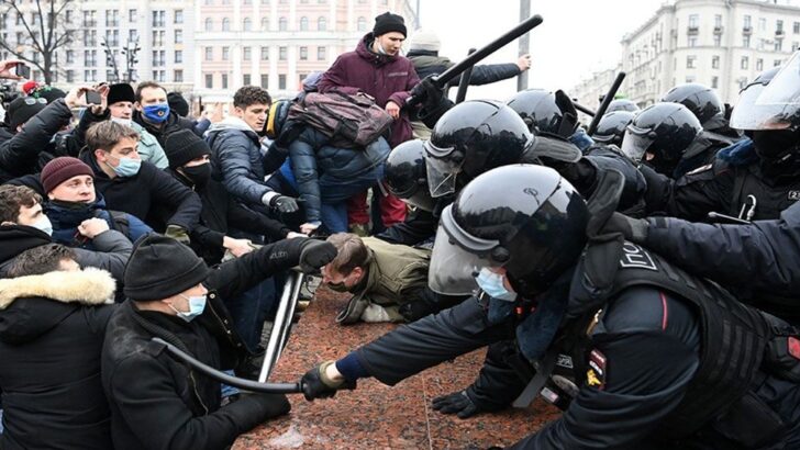 Rusia acusó a EEUU por las protestas en las que hubo más de 3.300 detenidos