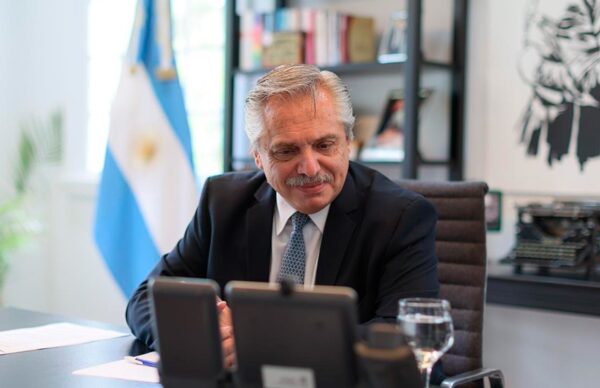 Alberto y Putin hablaron acerca de la provisión de vacunas y la deuda argentina con el FMI