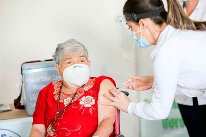 Covid 19: la provincia de Buenos Aires comienza a vacunar a los mayores de 70 años